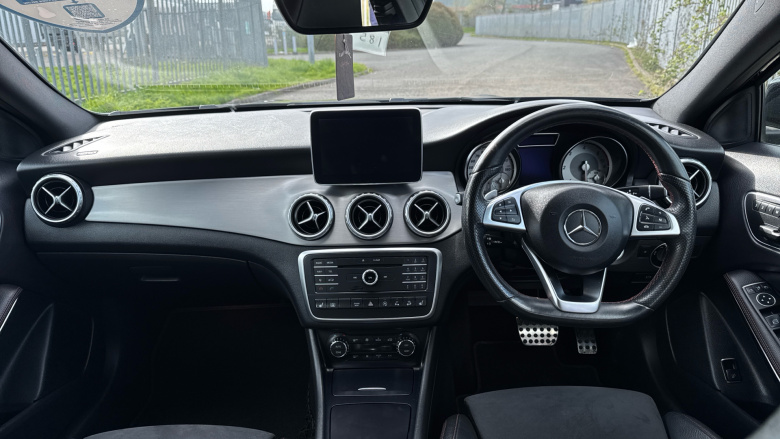 Mercedes-Benz GLA 220d 4Matic AMG Line 5dr Auto [Prem Plus] Diesel Hatchback